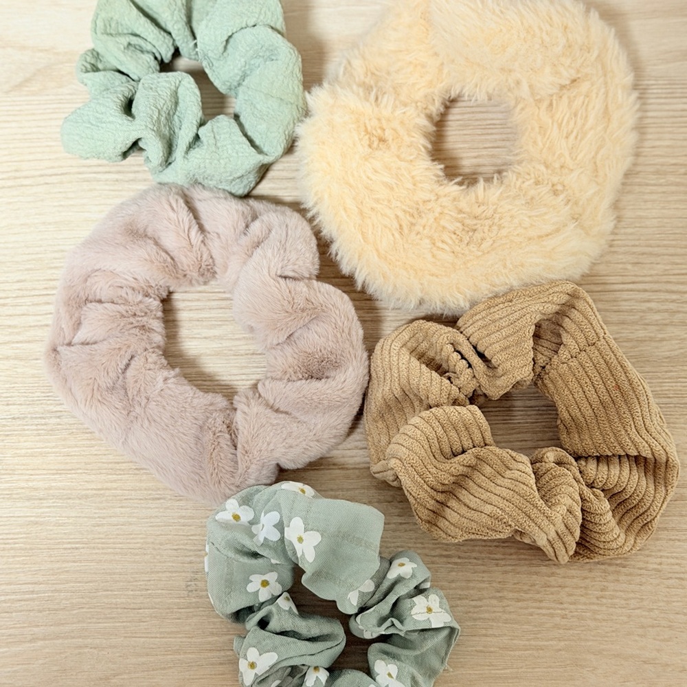 Hair scrunchies set fluffy cute